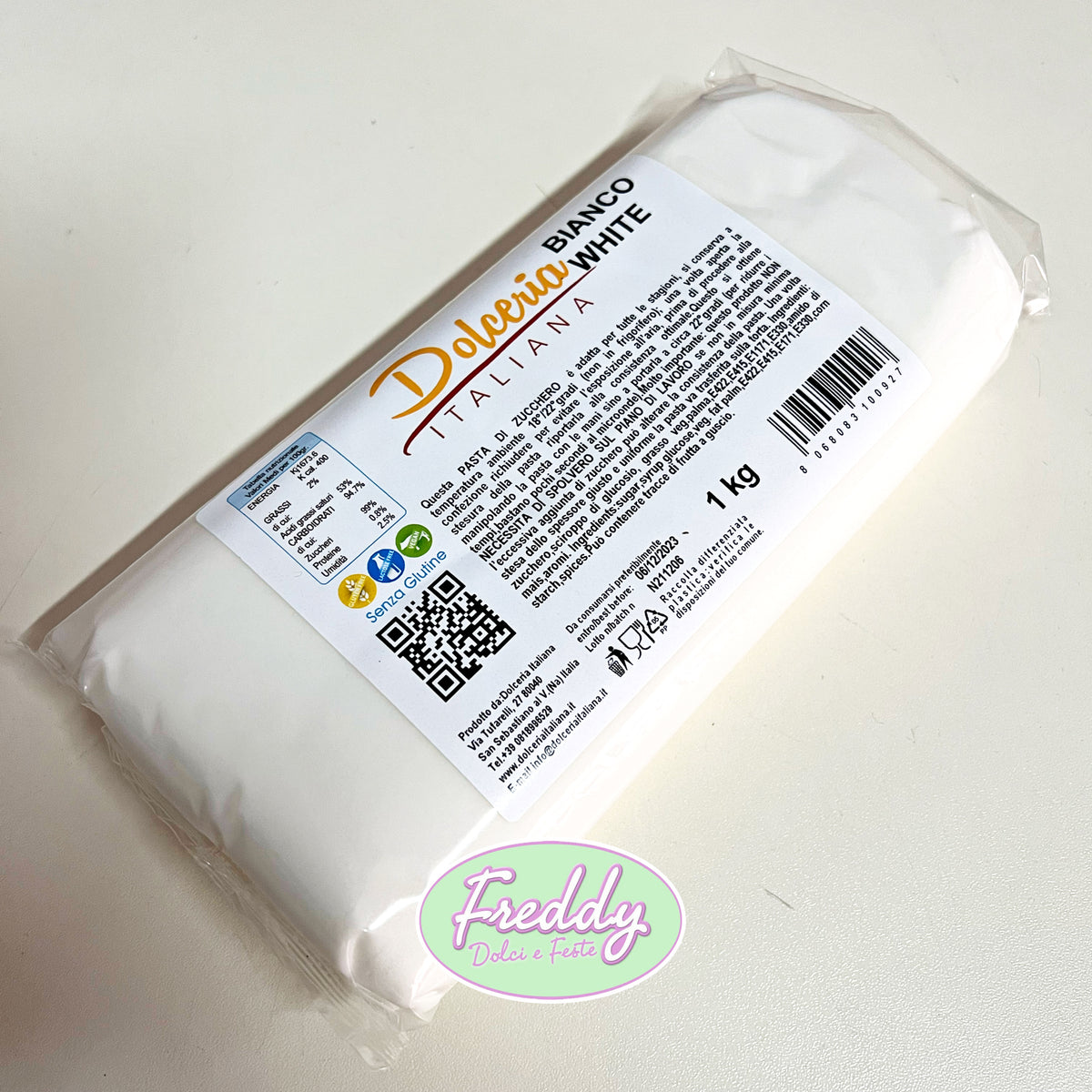 Pasta di zucchero bianca da 1 kg per copertura Dolceria Italiana – Freddy  Dolci e Feste