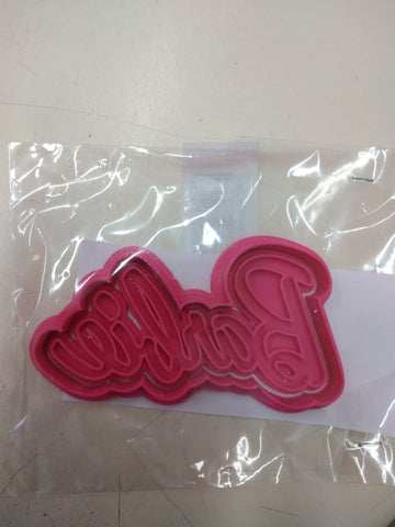 Tagliapasta tagliabiscotto in bioplastica 2 pezzi Barbie scritta/logo