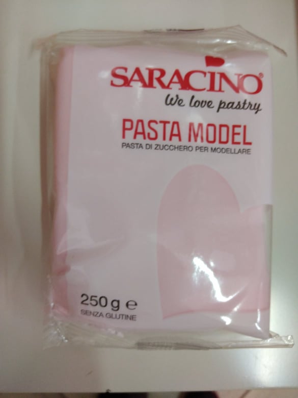 Saracino Pasta di Zucchero Model Verde per Modellaggio da 250 g senza  Glutine Made in Italy : : Alimentari e cura della casa